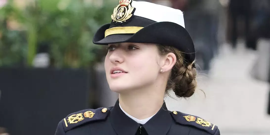 Η πριγκίπισσα Leonor εθεάθη με μπικίνι στην παραλία και όλοι πρόσεξαν μια σημαντική λεπτομέρεια