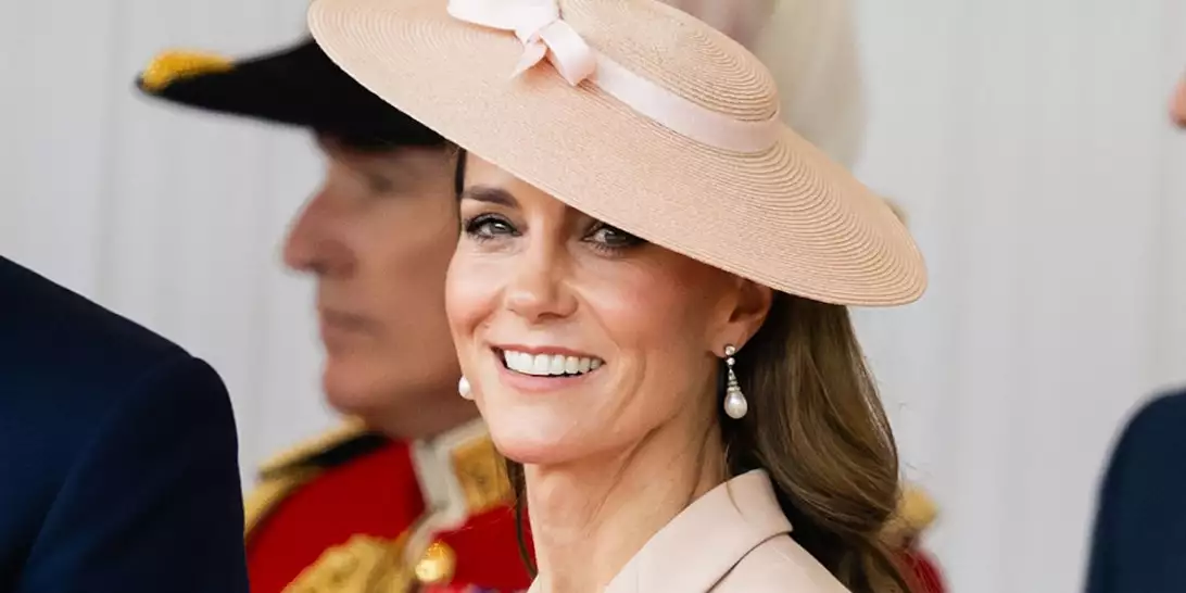 Kate Middleton | Mε iconic Dior look υποδέχθηκε τον Emmanuel και την Brigitte Macron κατά την άφιξή τους στο Ηνωμένο Βασίλειο
