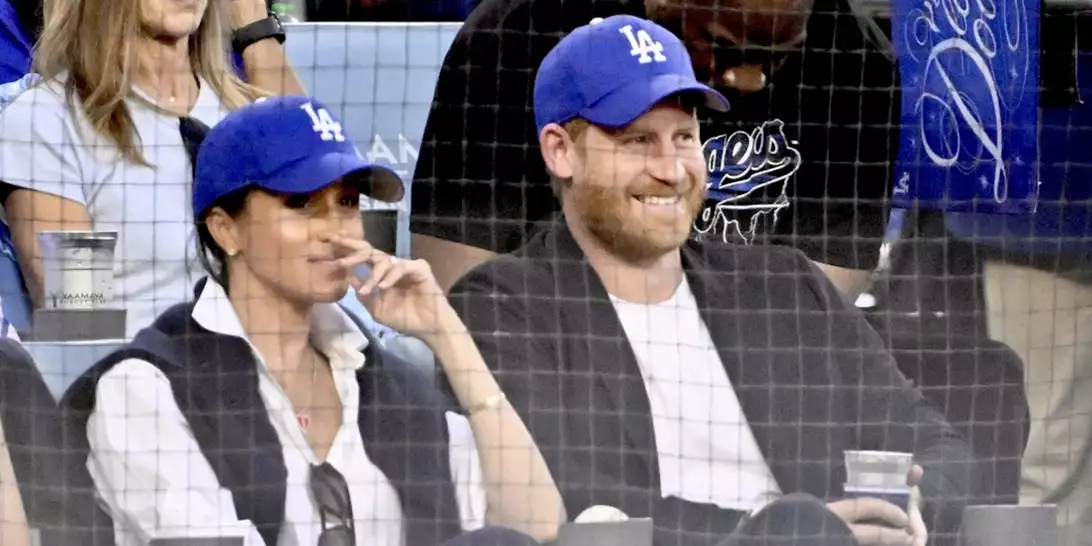 Hatgate | Γιατί ο πρίγκιπας Harry ζήτησε "συγγνώμη" από τον Καναδά εξαιρτίας ενός καπέλου;