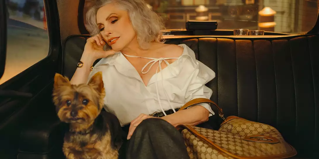 Η Nan Goldin φωτογραφίζει τη Debbie Harry στη νέα καμπάνια του Gucci