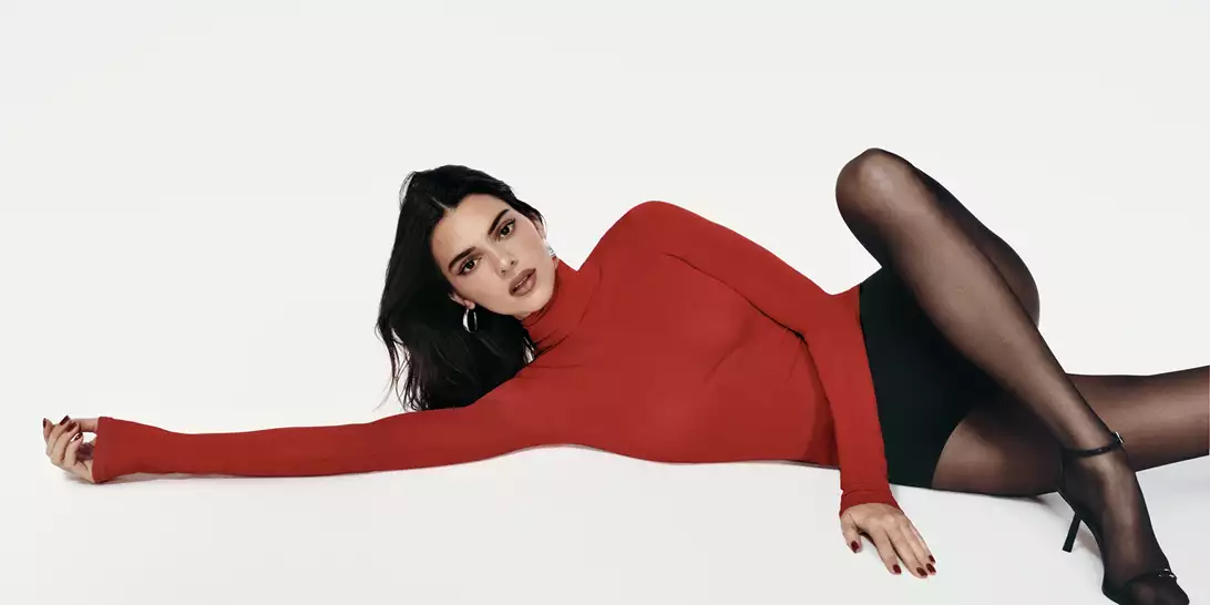 Τα καλσόν είναι τάση και η Kendall Jenner σας δείχνει πώς να τα φορέσετε