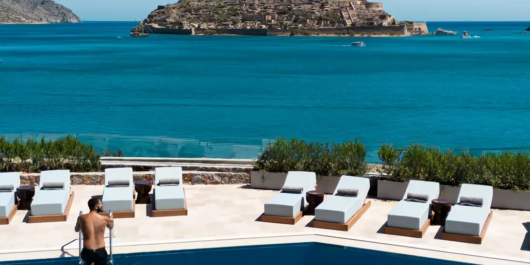 Chora | Μία νέα εμπειρία πολυτελούς φιλοξενίας στην Ελούντα