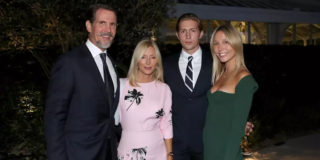 Όταν η Μαρία Ολυμπία Ντε Γκρες και τα αδέλφια της έκαναν βόλτα με πυροσβεστικό όχημα