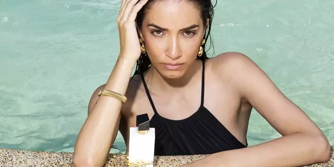 Το πιο εθιστικό alcohol-free άρωμα του καλοκαιριού που μπορείτε να φοράτε ακόμα και στην παραλία