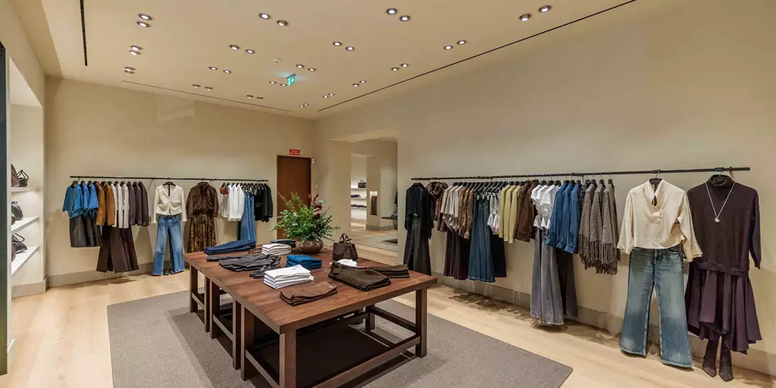 H Massimo Dutti εγκαινιάζει μια νέα εποχή shopping στον Πειραιά