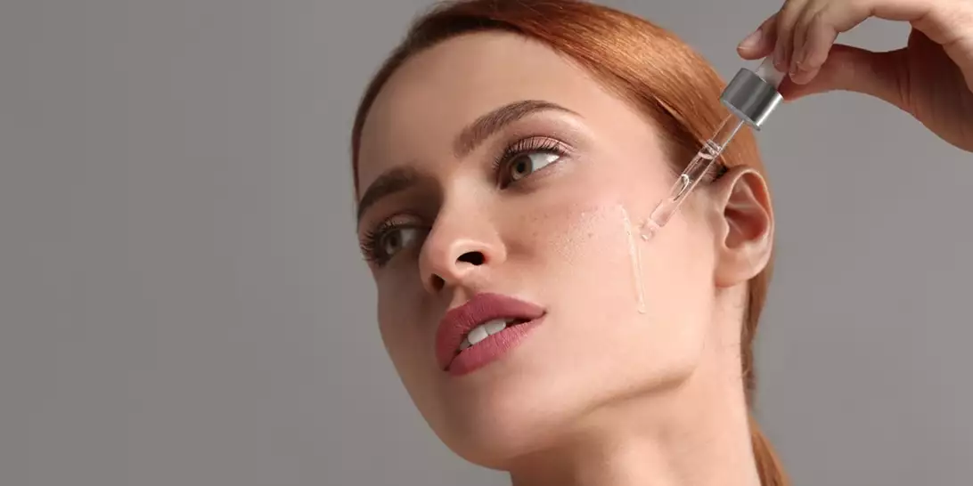 Τα 5 πιο δημοφιλή serums με υαλουρονικό οξύ για άμεσο "γέμισμα" των ρυτίδων