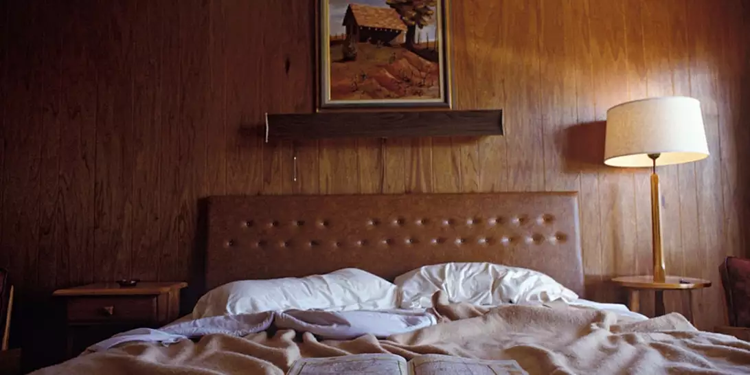 "Αντίο" στο κεφαλάρι του κρεβατιού | Η τάση που θα το αντικαταστήσει το 2026