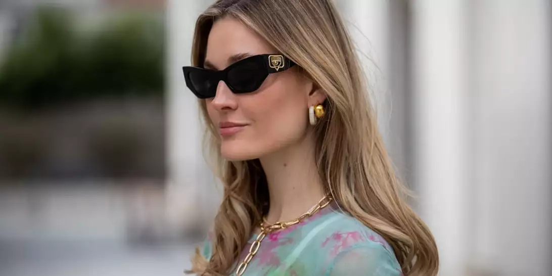 5 no brainer τρόποι να δείξετε άμεσα νεότερη χωρίς επεμβάσεις