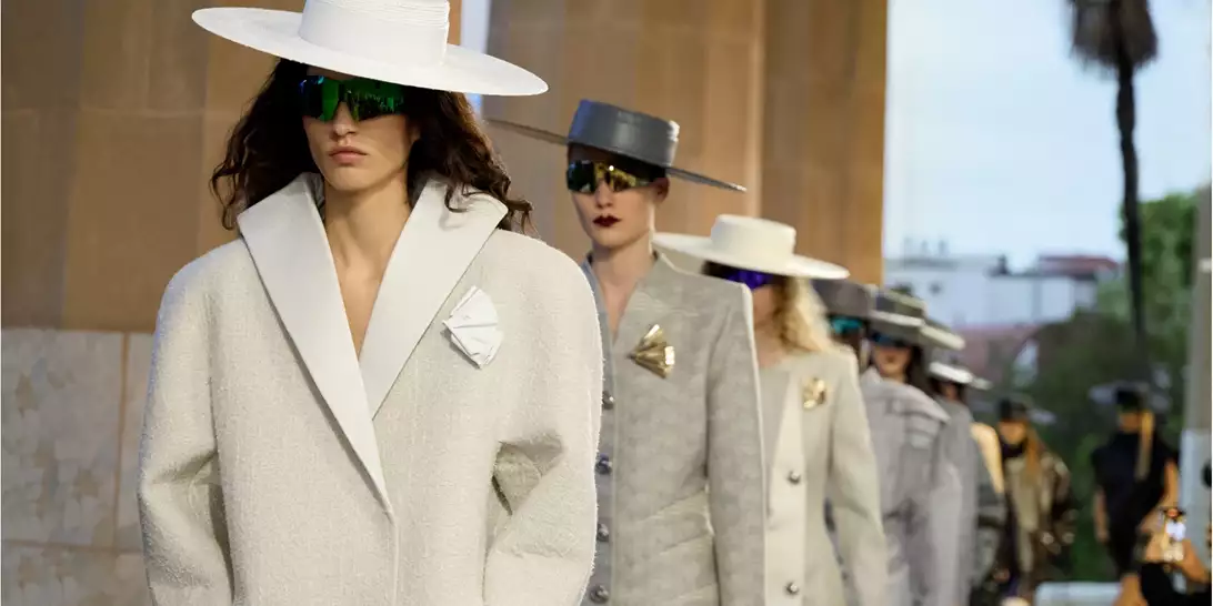 Η Cruise 2025 της Louis Vuitton εμπνέεται από τον Antoni Gaudi