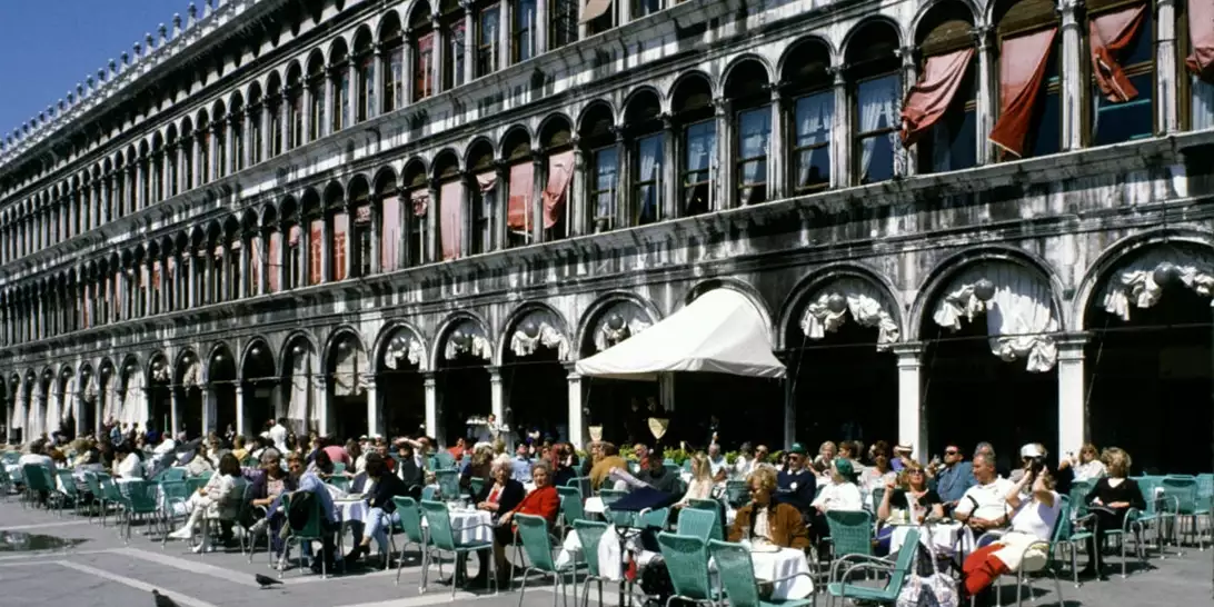 Η Max Mara θα παρουσιάσει τη Resort 2025 συλλογή της στη Βενετία