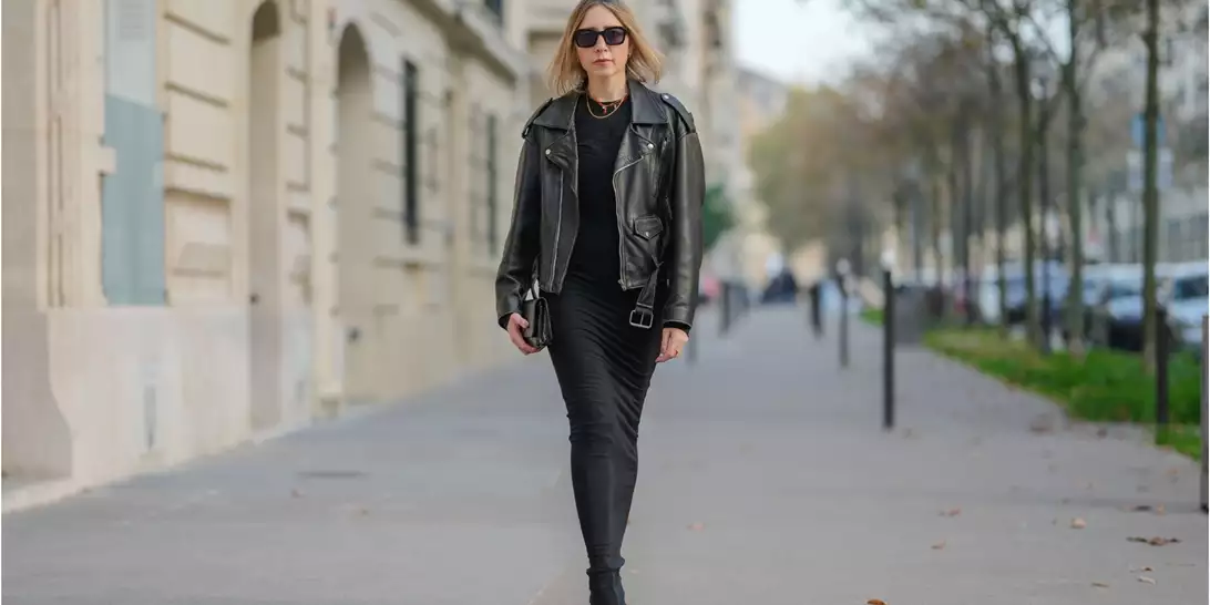 Τα μακριά μαύρα φορέματα που είναι ιδανικά για κάθε μέρα