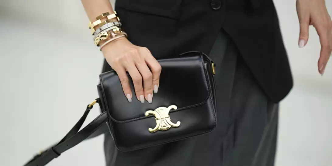 Nail Tints | Η νέα τάση νυχιών που έχουν λατρέψει οι manicurists