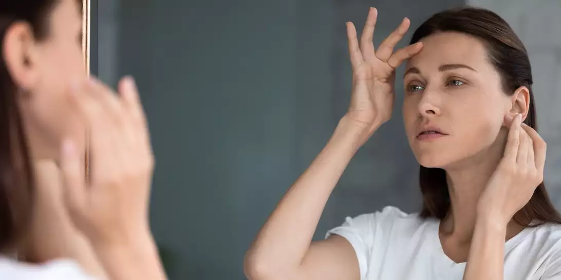 Ρυτίδες στο μέτωπο | Τα προϊόντα και οι θεραπείες που τις λειαίνουν