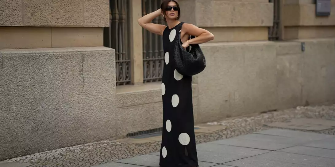 Αυτό το άρωμα έχει νότες αλατισμένης καρύδας και είναι η απόλυτη επιλογή για τα θερμά βράδια του καλοκαιριού