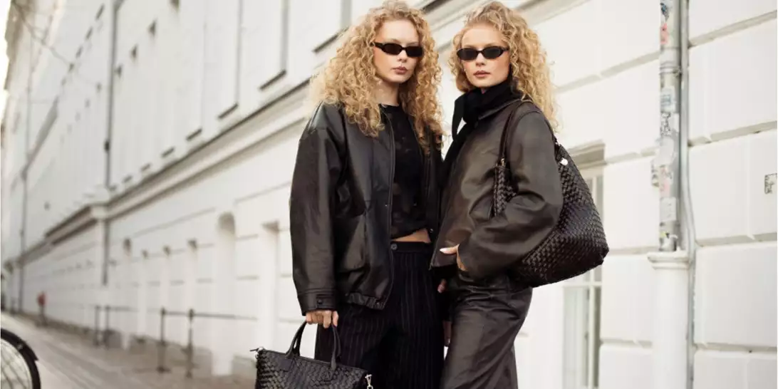 Τα δερμάτινα παντελόνια που είναι ιδανικά για τα looks της άνοιξης