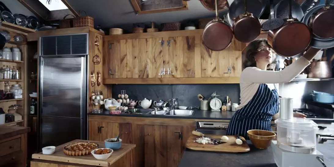 Παρόν σε κάθε κουζίνα τη δεκαετία του '60, αυτό το μικρό στρογγυλό αντικείμενο επιστρέφει δυναμικά το 2026