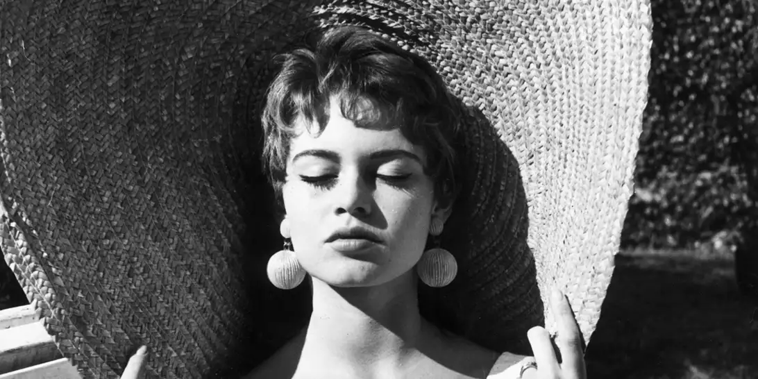 Αντηλιακό μαλλιών | Το "άγνωστο" must του καλοκαιρινού νεσεσέρ