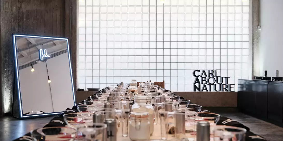 μ. Artisan Water | Η συσκευασία του μέλλοντος πρωταγωνιστεί σε ένα μοναδικό brunch