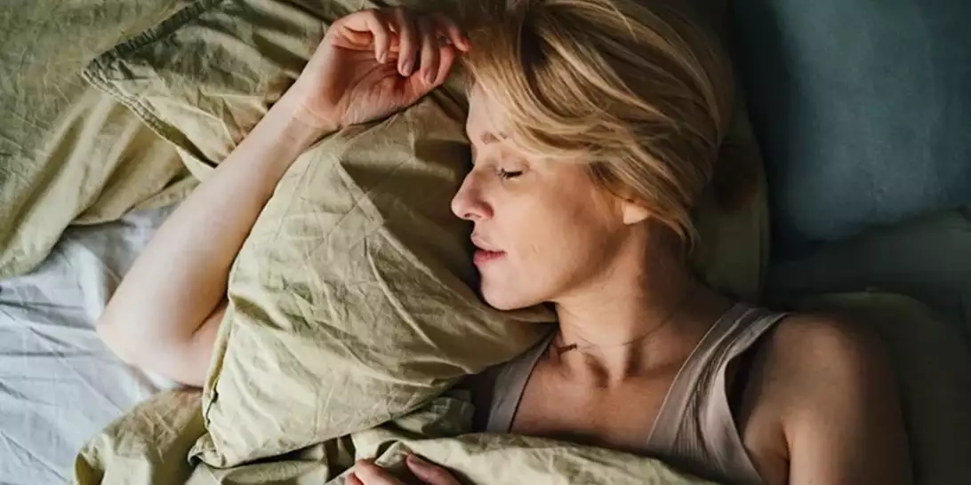 5 τρόποι να χάνετε βάρος ενώ κοιμάστε