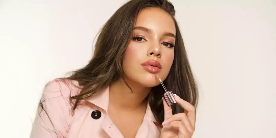 Το ολοκαίνουριο makeup brand που θα λατρέψει η Gen Z είναι δημιουργία μιας ταλαντούχας δεκαεξάχρονης
