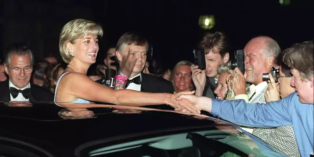 Πριγκίπισσα Diana | 4 φορές που αψήφησε το πρωτόκολλο με "απαγορευμένα" ρούχα