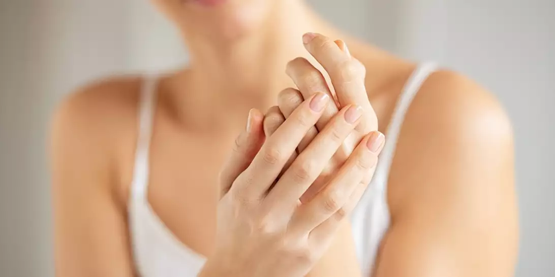 5 θαυματουργοί τρόποι θρέψης για γερά νύχια που δεν σπάνε