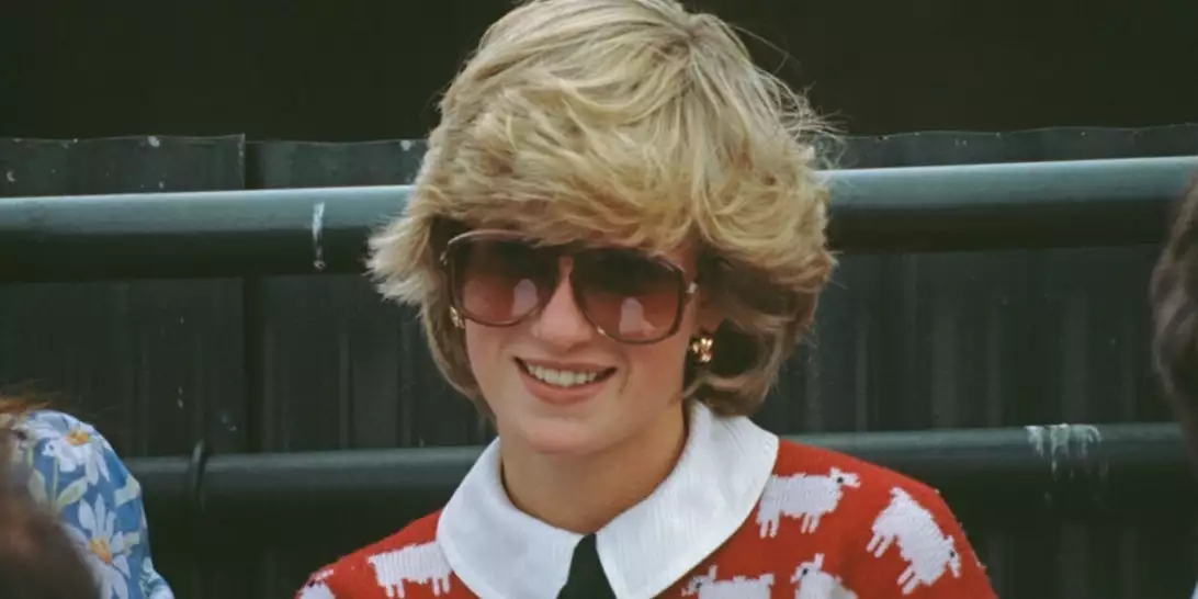 Πριγκίπισσα Diana | Το iconic πουλόβερ της με τα πρόβατα έγινε ρoλόι