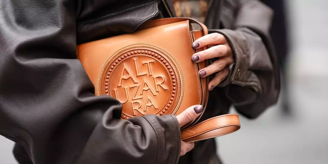 Τα χρώματα που θα πρωταγωνιστήσουν στο μανικιούρ του χειμώνα