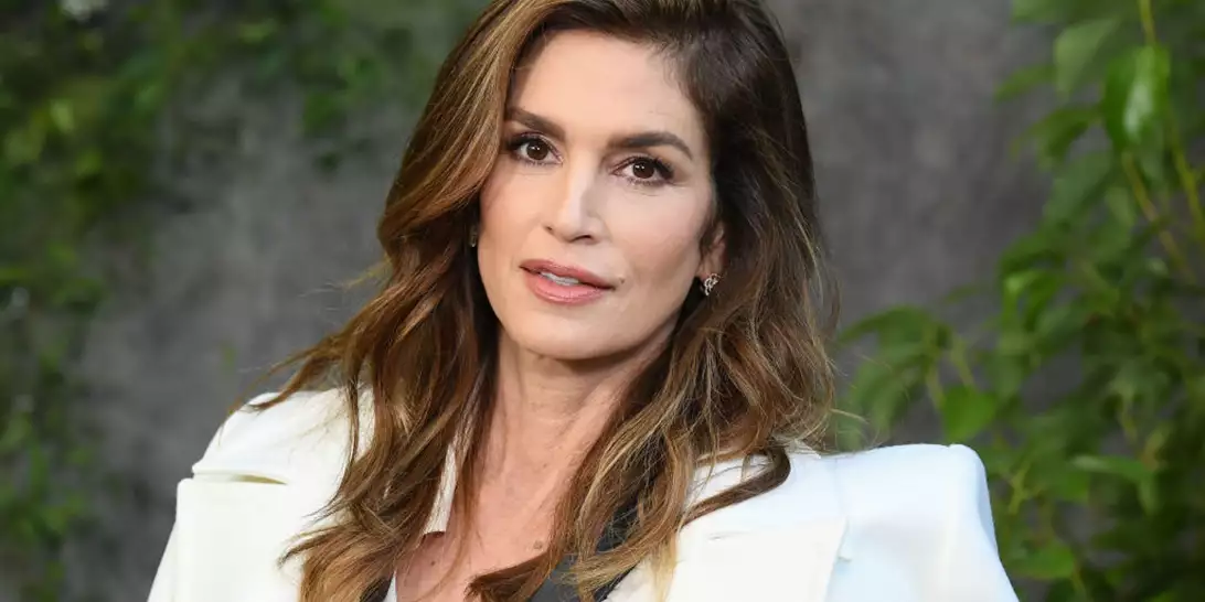 Cindy Crawford | Αυτό είναι το πολυτελές άρωμα που φορά καθημερινά