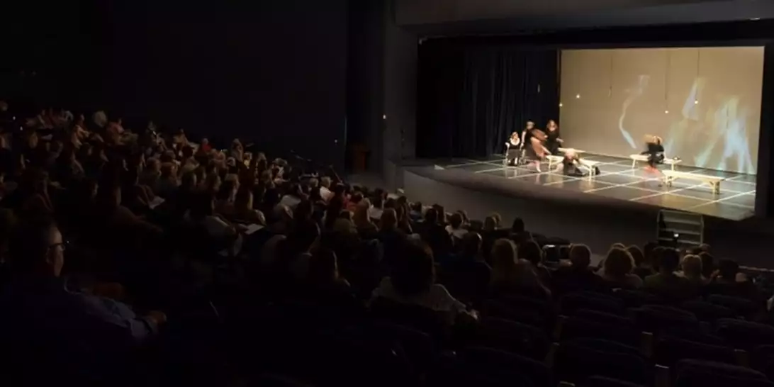 Tο Όνειρο Καλοκαιρινής Νύχτας ζωντανεύει στο Θέατρο του Κολλεγίου Αθηνών – Πέντε ξεχωριστές θεατρικές βραδιές από τις 7 έως και τις 11 Μαρτίου