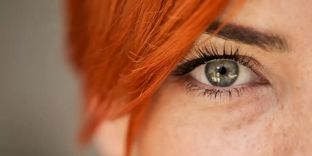 Το έξυπνο κόλπο για να μειώσετε το οίδημα στα μάτια σε 10 μόλις λεπτά