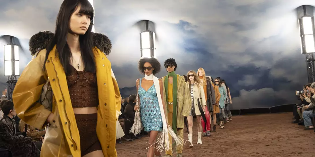 Music, Fun & Waterproofing | H νέα συλλογή του Burberry είναι μια έκφραση μοντέρνας βρετανικότητας