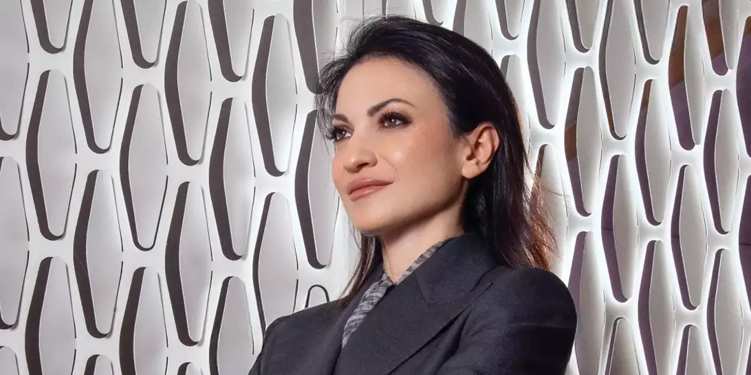 Η Kωνσταντίνα Ψαρράκου είναι μια γυναίκα που κατόρθωσε να σπάσει τη "γυάλινη οροφή"