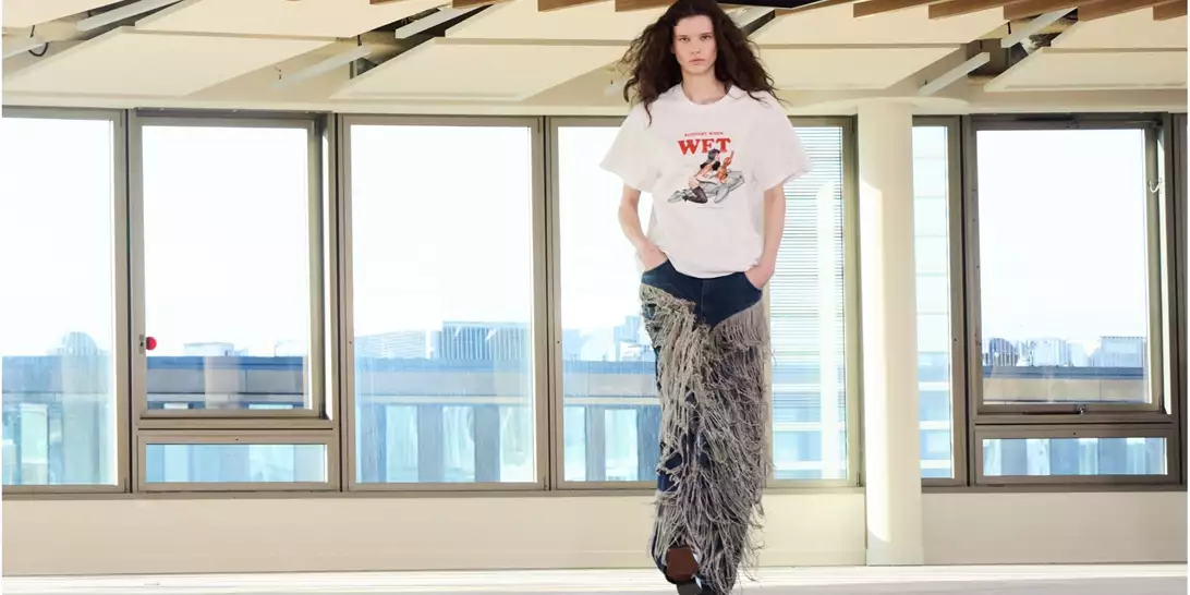 Τάσεις Μόδας Φθινόπωρο - Χειμώνας 2025-26 | Το denim trend που θα σκεφτείτε διπλά πριν το φορέσετε