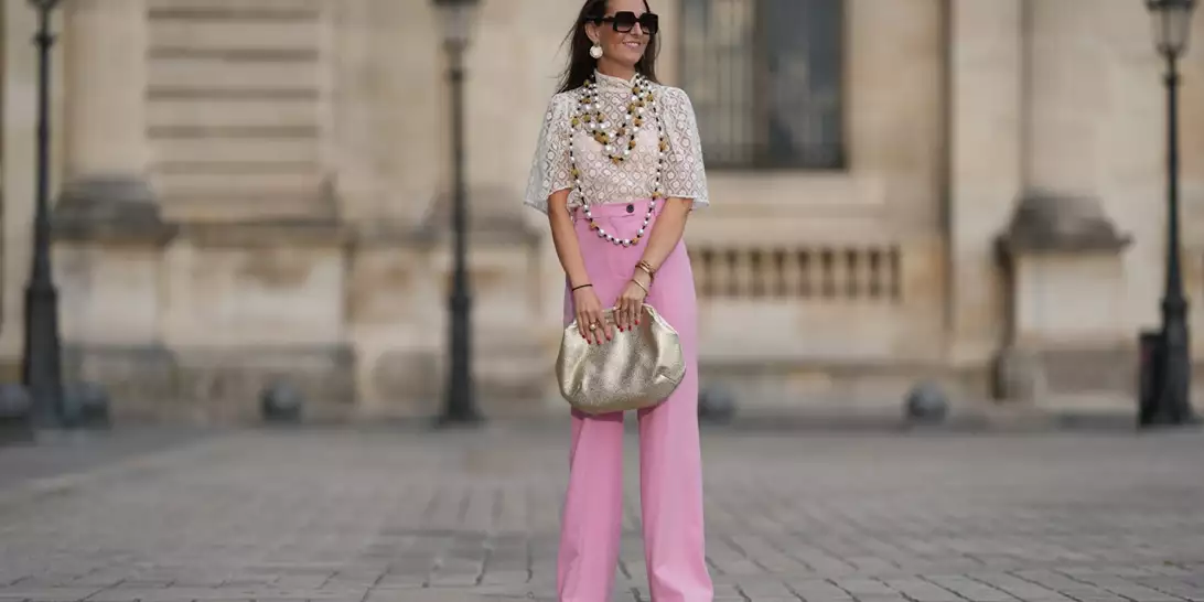 Τα ρομαντικά τοπ που θα φορέσετε με φούστες και παντελόνια το καλοκαίρι