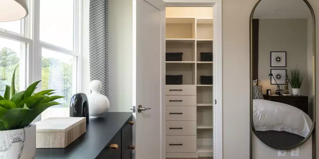 Εύκολα και απλά τρικ για να διπλασιάσετε τον χώρο της ντουλάπας σας