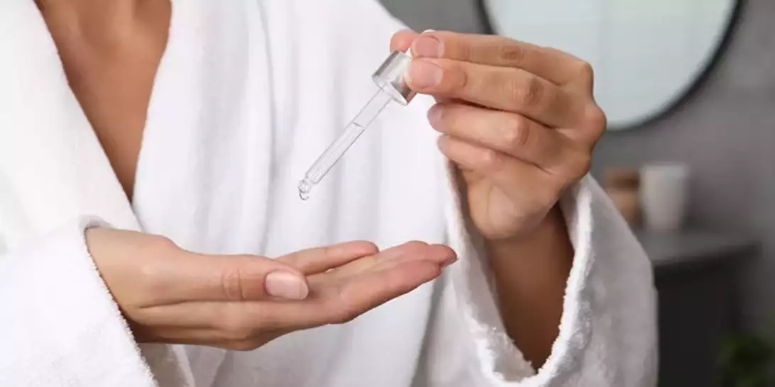 Ρετινόλη το καλοκαίρι | Πώς δε θα χάσετε ούτε τώρα τη μαγική της δράση