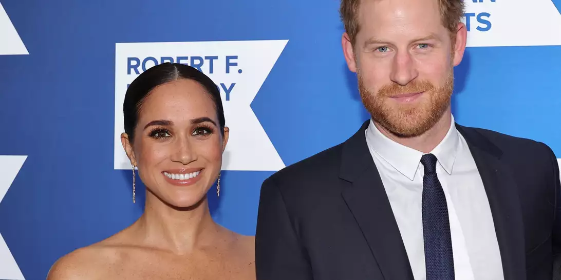 Πρίγκιπας Harry & Meghan Markle | O γιος τους Archie κάνει μαθήματα σερφ