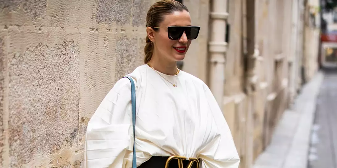 Τα styling tips που θα σας βοηθήσουν να τελειοποιήσετε τα total white looks του καλοκαιριού