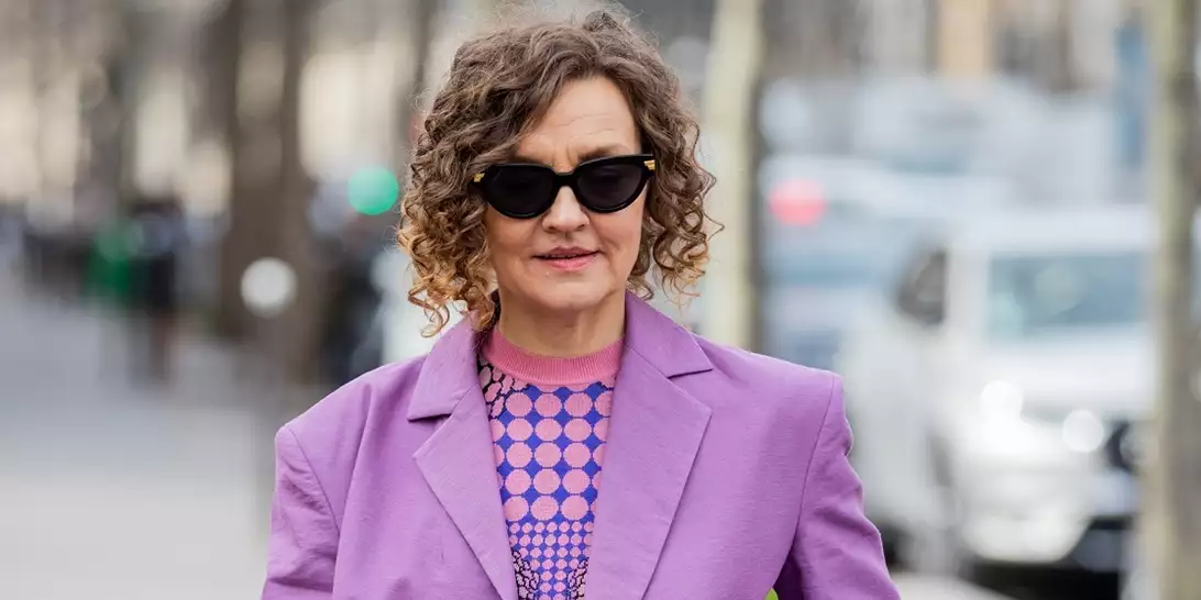 3 skincare αλλαγές που κάθε γυναίκα άνω των 50 πρέπει να κάνει αυτήν την περίοδο