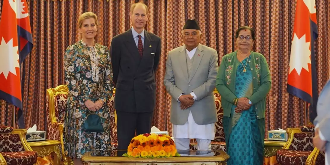 Δούκισσα Sophie | Με φόρεμα Ελληνίδας σχεδιάστριας σε επίσημη εμφάνιση στο Νεπάλ