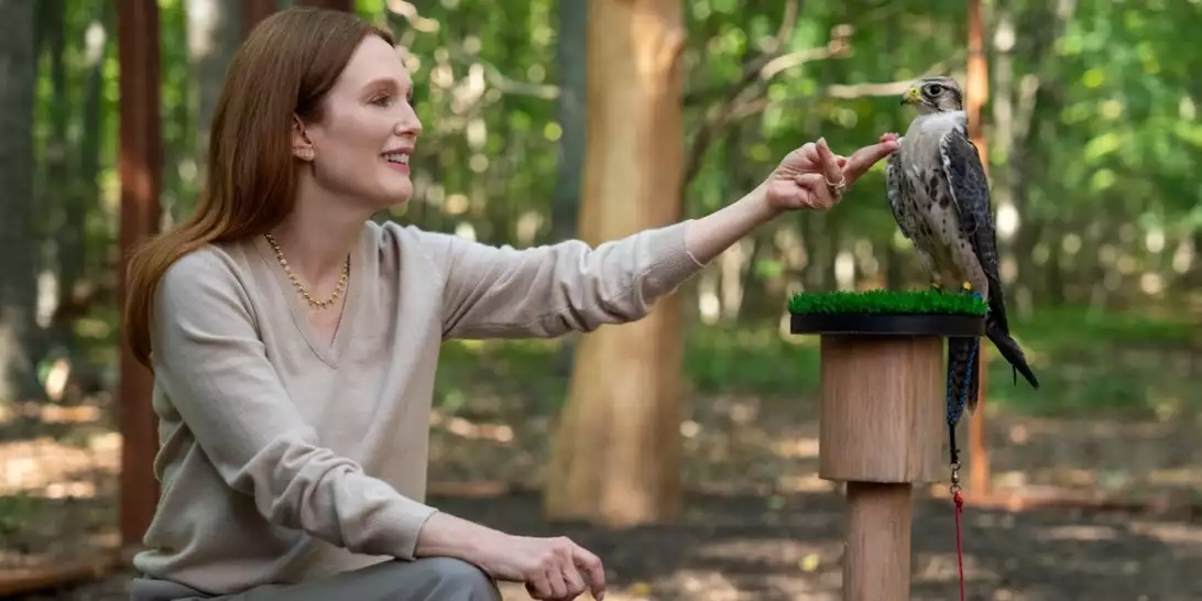 Sirens | Η νέα σειρά του Netflix με πρωταγωνίστρια την Julianne Moore