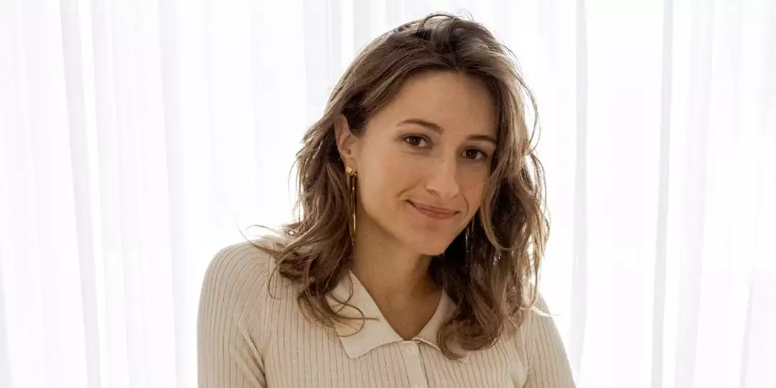 Μαργαρίτα Χρυσάκη | Η μέρα της περιστρέφεται γύρω από τη δημιουργία κοσμημάτων και τη μουσική