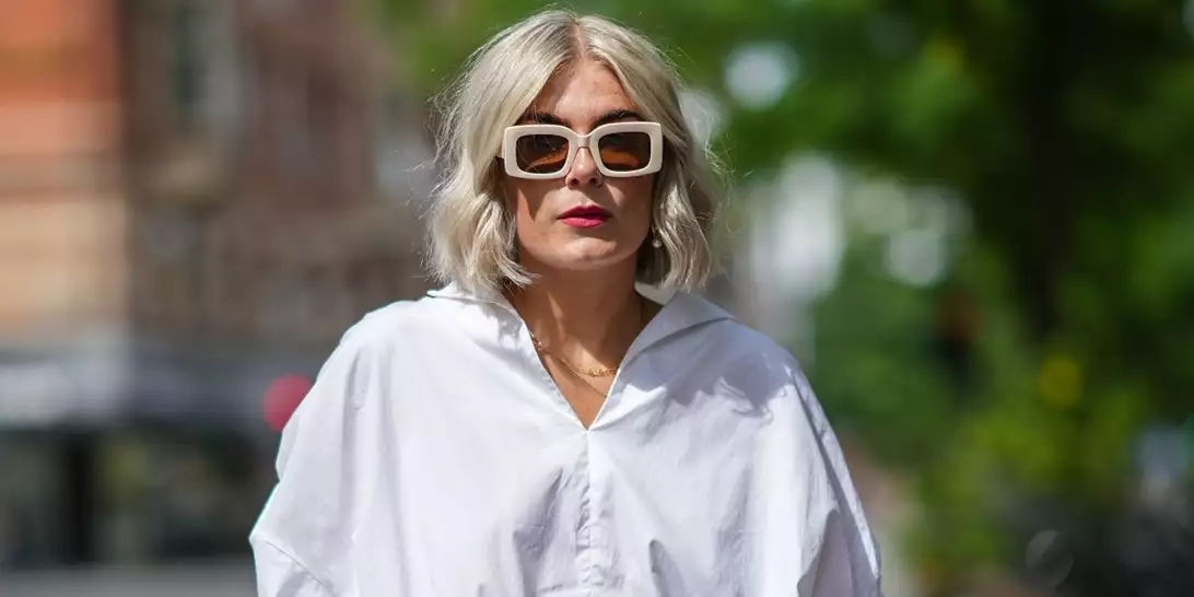 3 πολύτιμες συμβουλές περιποίησης που οι γυναίκες με λευκά μαλλιά δεν ακούν αρκετά