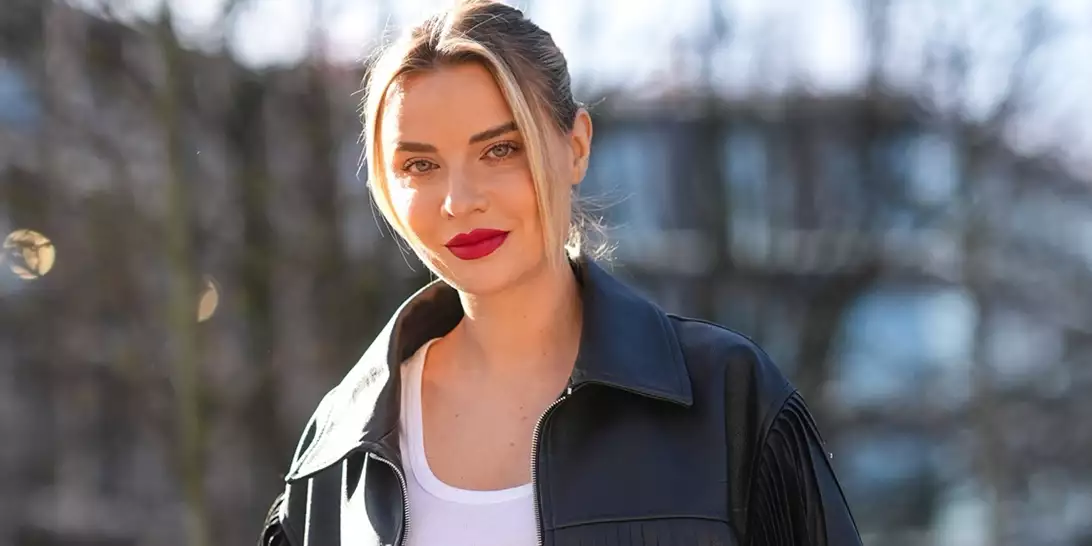 Το απρόσμενο προϊον που "εξαφανίζει" τις καφέ κηλίδες