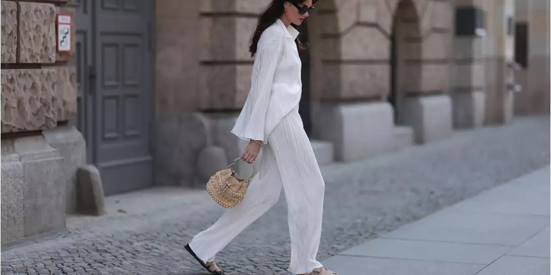 Αυτά τα πέδιλα είναι τάση και δεν χρειάζεται να περιμένετε το καλοκαίρι για να τα φορέσετε