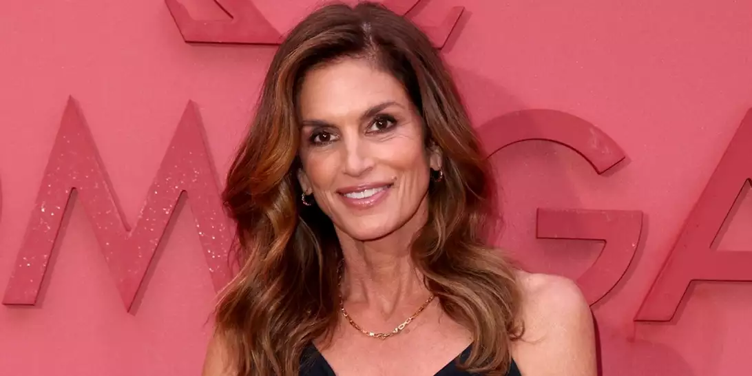 Cindy Crawford | H επική πορεία του "κοριτσιού της διπλανής πόρτας" που εξελίχθηκε σε παγκόσμιο brand name
