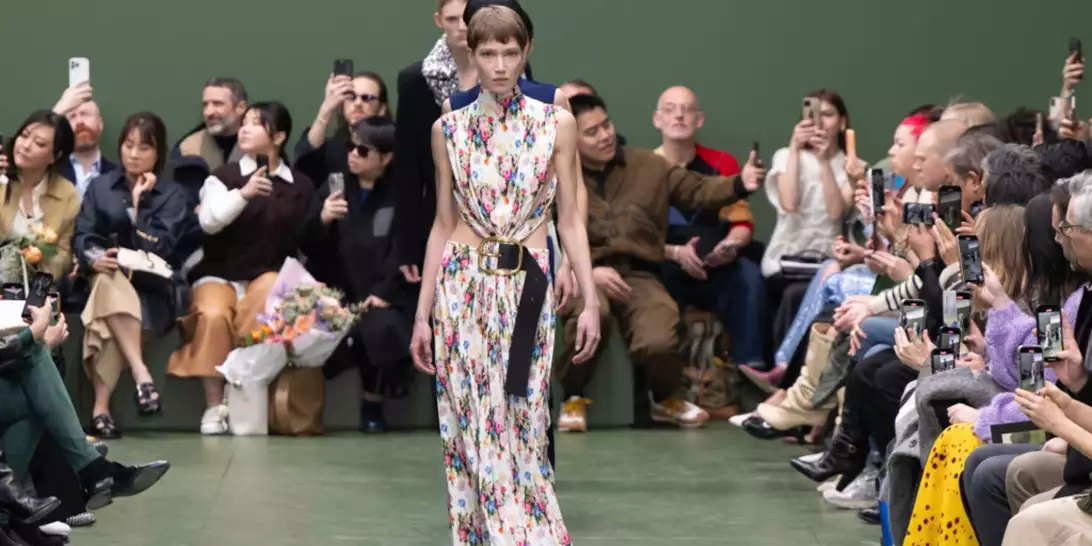 To αφηρημένο upper class της Loewe AW'24