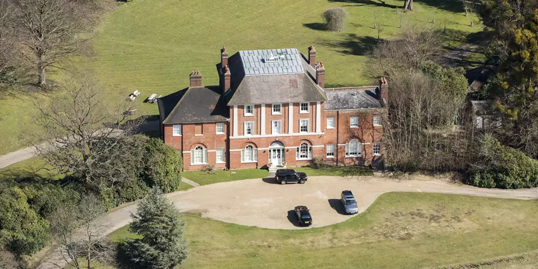 Πρίγκιπας William & Kate Middleton | Ποιός νέος γείτονας "στοιχειώνει" το σπίτι τους στο Windsor;