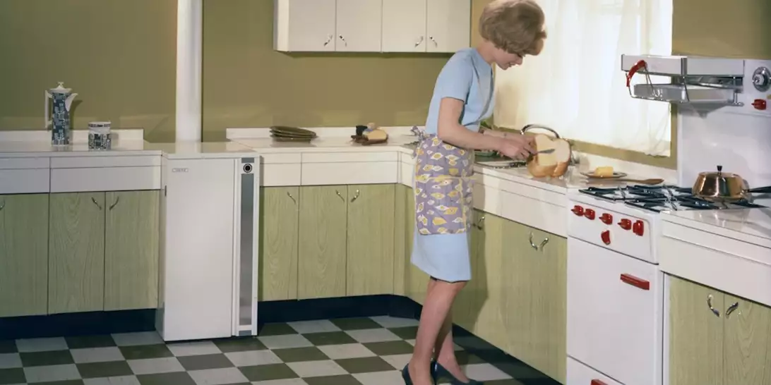 Granny chic | Αυτά τα σερβίτσια της γιαγιάς είναι ξανά στη μόδα - Πού θα τα βρείτε